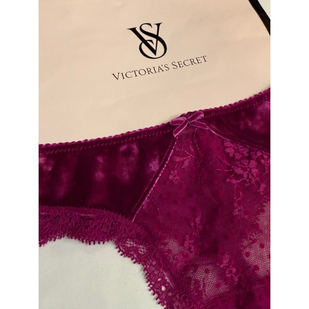 NWT Victoria’s Secret Vintage Dream Angels Lace Thong – Purple – Size XS – 2018 - Picture 2 of 9